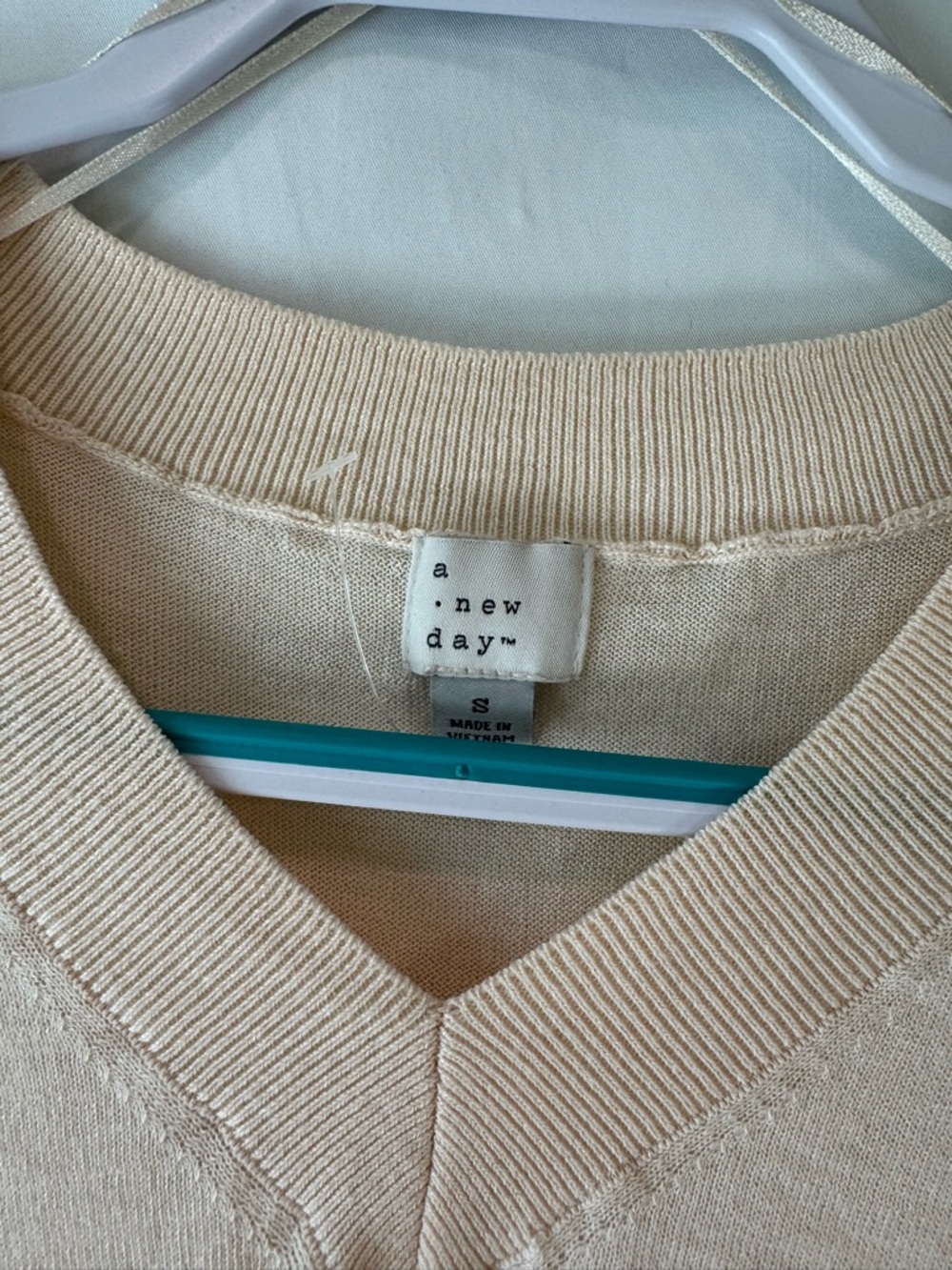 Women's Small Lightweight V-Neck White / Cream Long Sleeve Top- A New Day - Picture 3 of 7